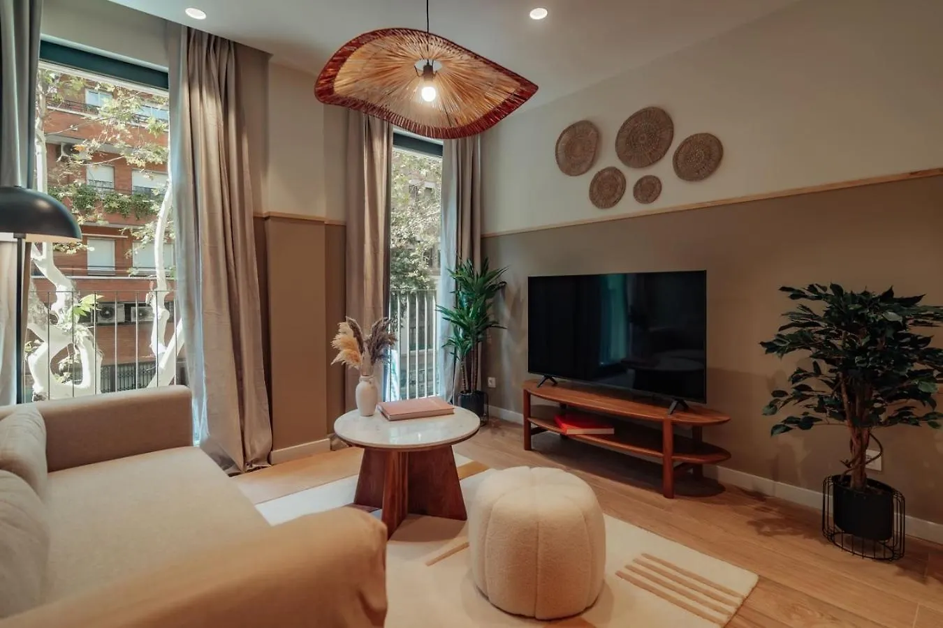 Casa Carlit - 1 Bedroom Apartment Near Plaza Tetuan Barcelona