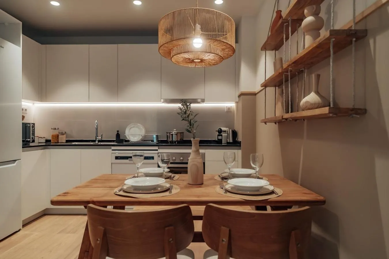 Casa Carlit - 1 Bedroom Apartment Near Plaza Tetuan Barcelona