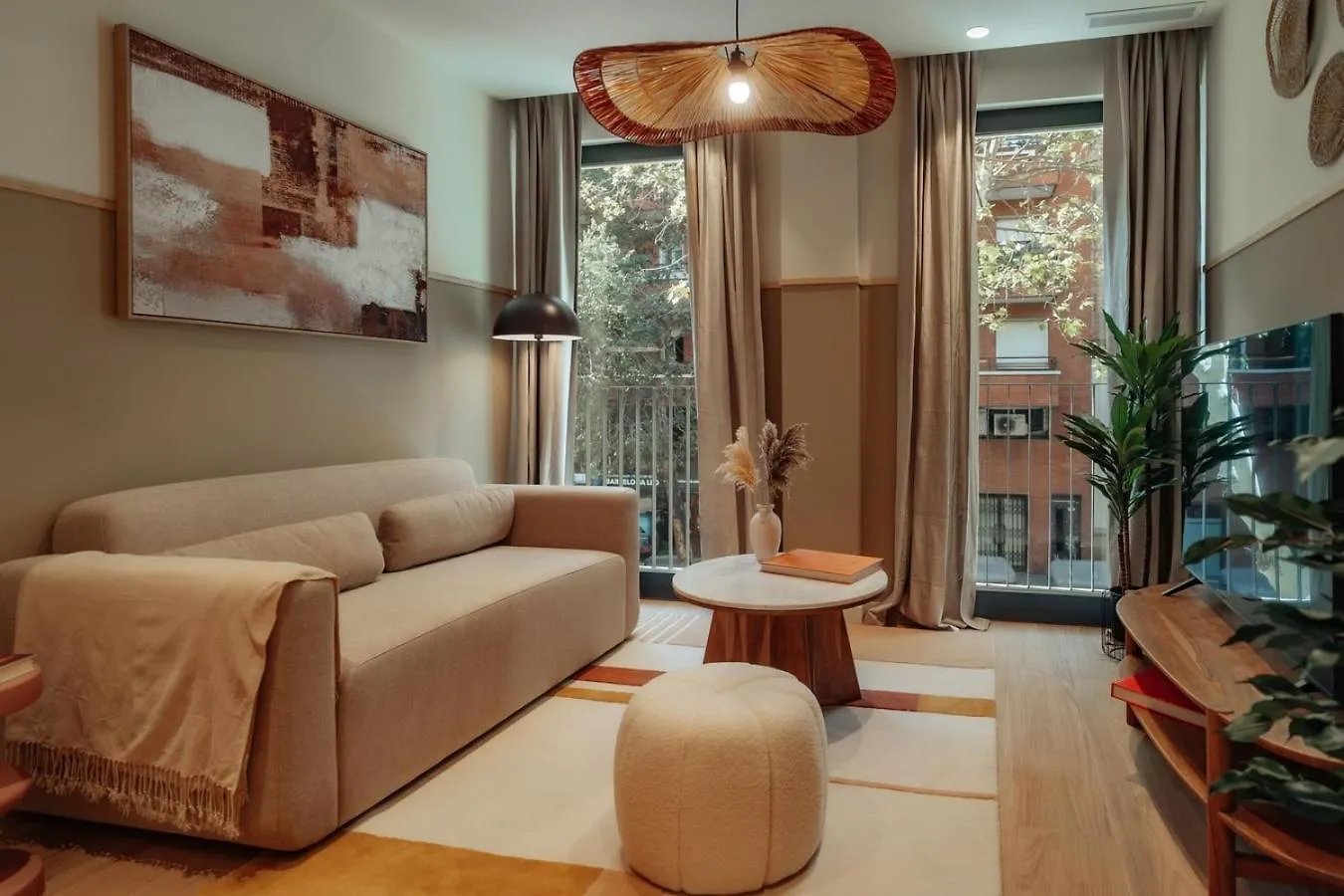 Casa Carlit - 1 Bedroom Apartment Near Plaza Tetuan Barcelona