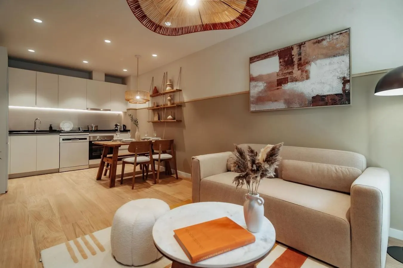 Casa Carlit - 1 Bedroom Apartment Near Plaza Tetuan Barcelona